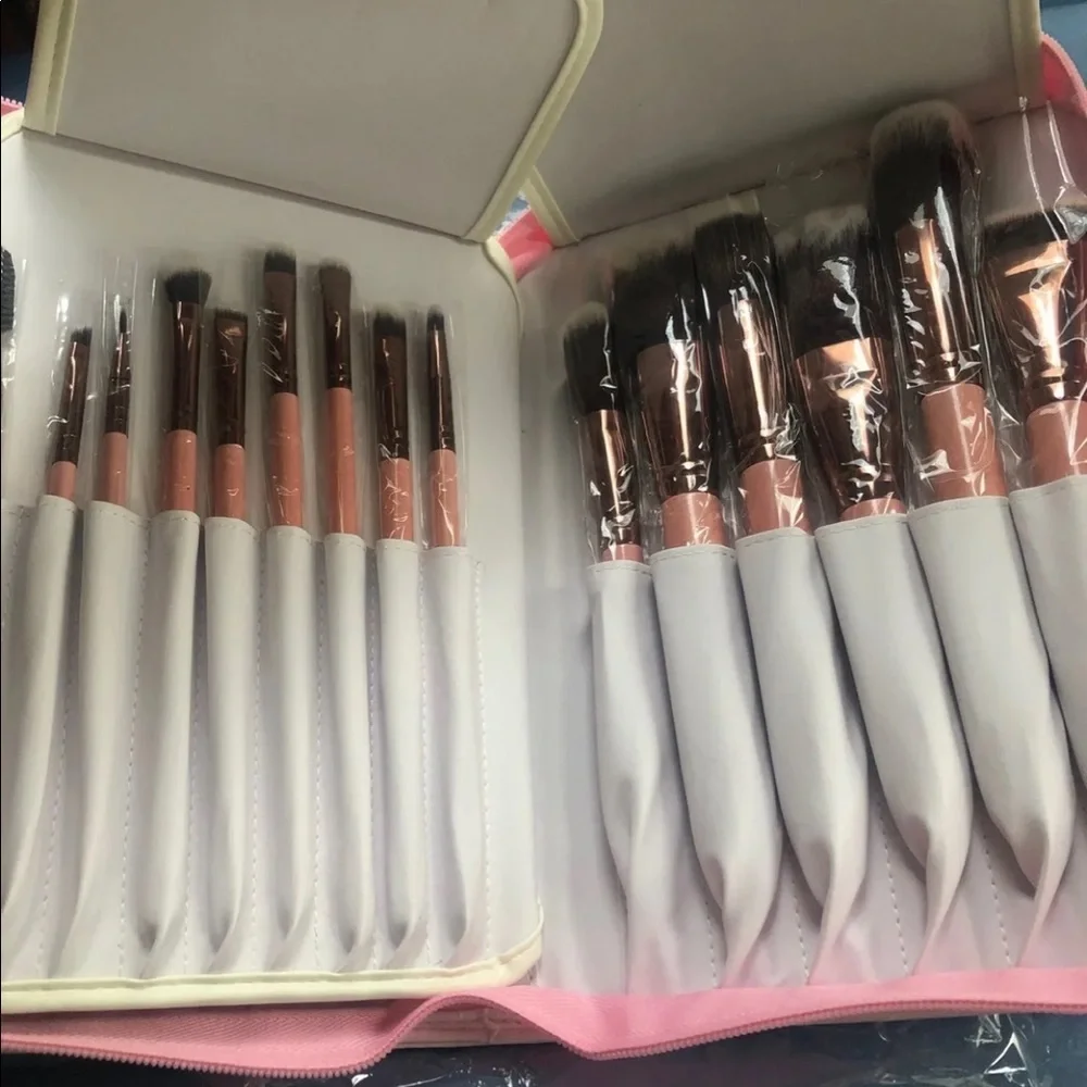 LUXIE Rose Gold 30 pc Brush Set $400 NIP